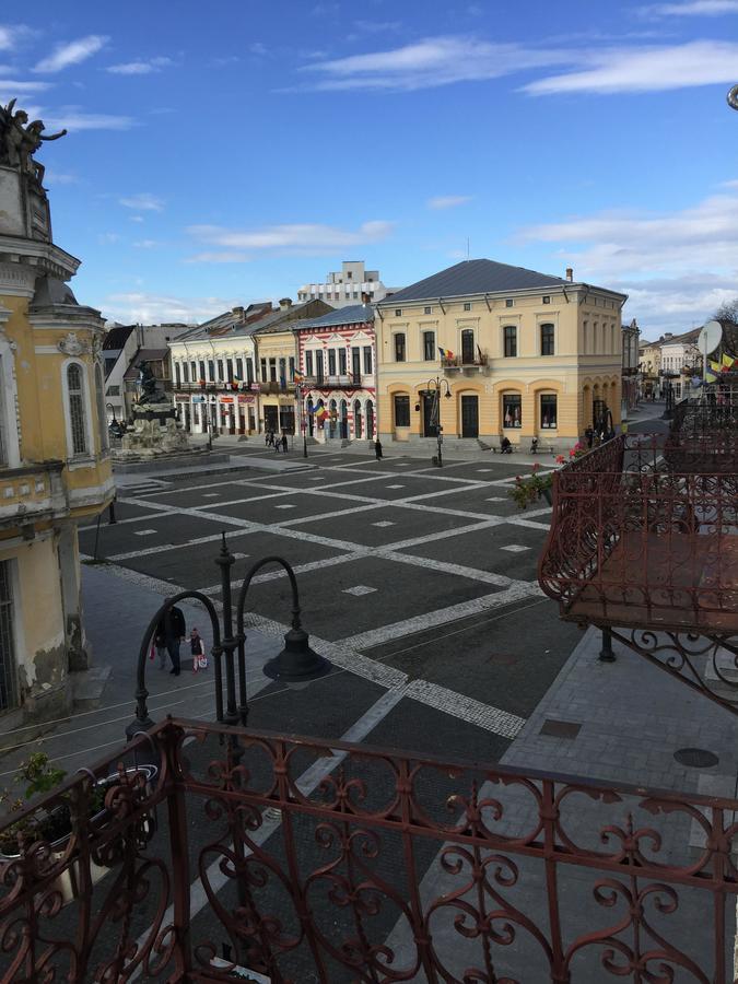 Hotel Rares Botosani Exterior photo