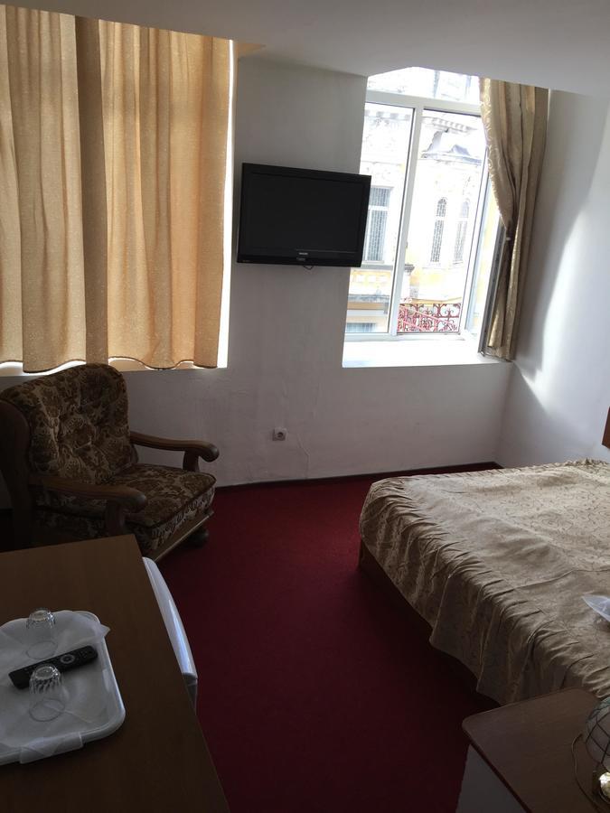 Hotel Rares Botosani Exterior photo