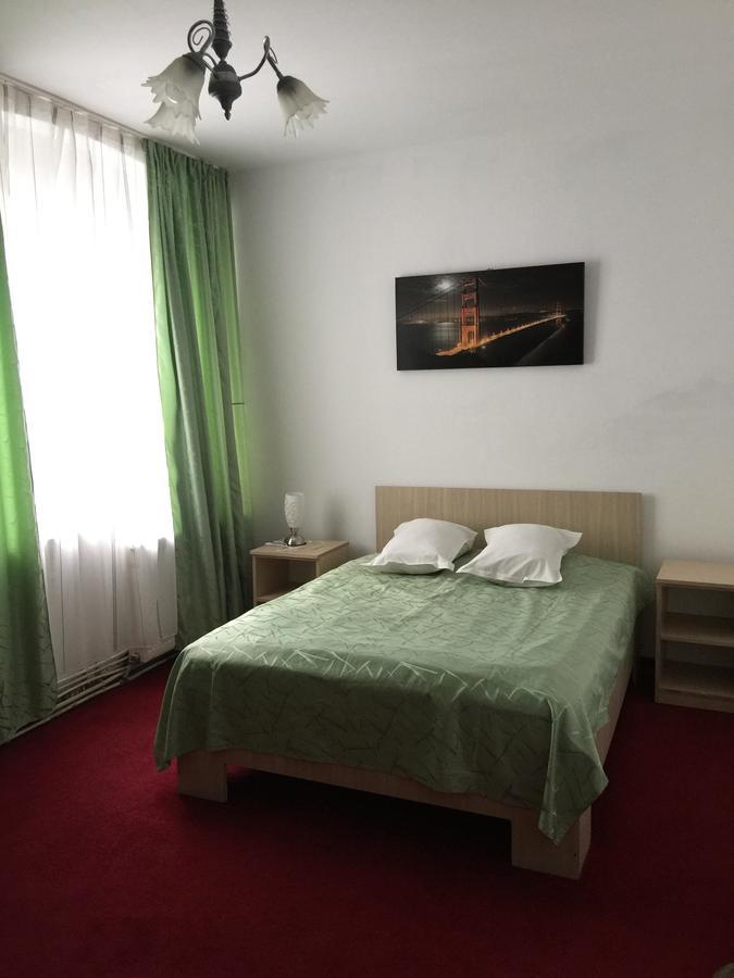 Hotel Rares Botosani Exterior photo