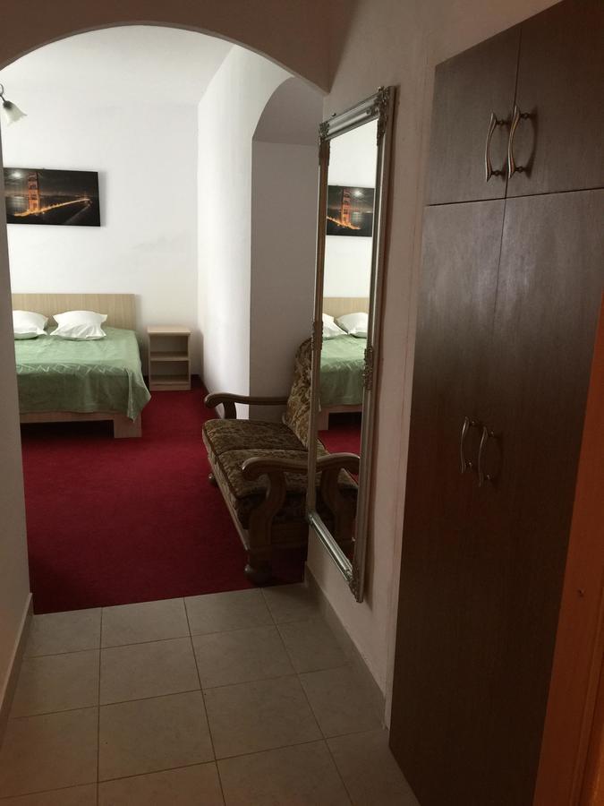 Hotel Rares Botosani Exterior photo