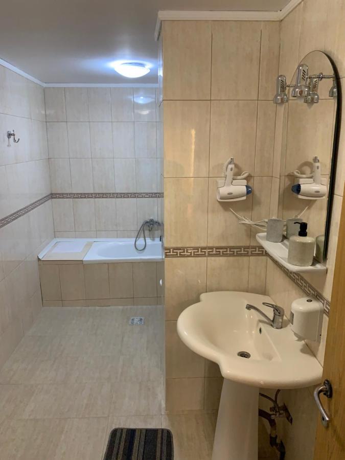 Hotel Rares Botosani Exterior photo